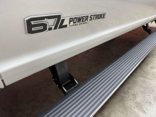Star White Metallic Tri-Coat 2026 Ford F-350 Platinum