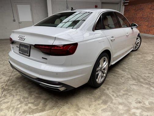 2022 Audi A4 45 S line Premium Plus