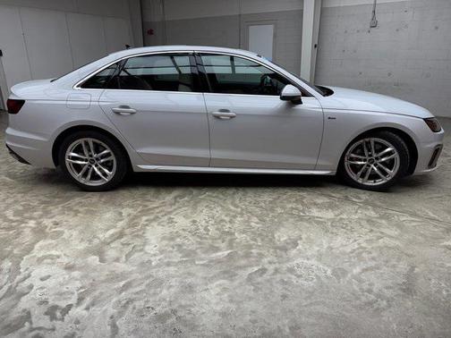 2022 Audi A4 45 S line Premium Plus