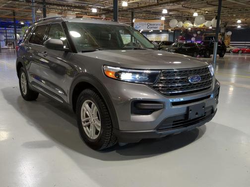 Carbonized Gray Metallic 2022 Ford Explorer XLT