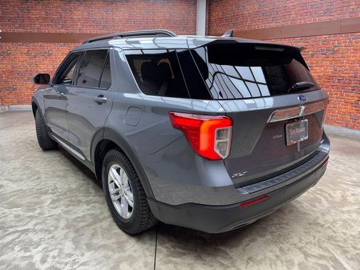 Carbonized Gray Metallic 2022 Ford Explorer XLT