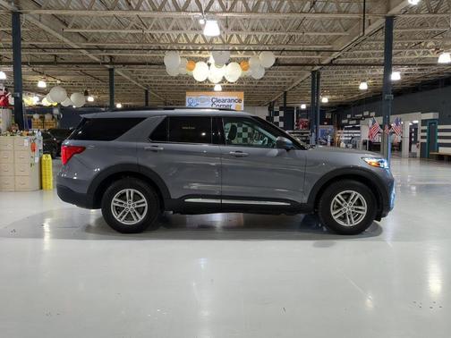 Carbonized Gray Metallic 2022 Ford Explorer XLT