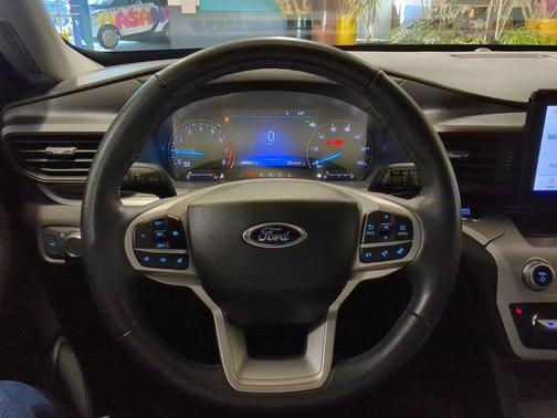 Carbonized Gray Metallic 2022 Ford Explorer XLT