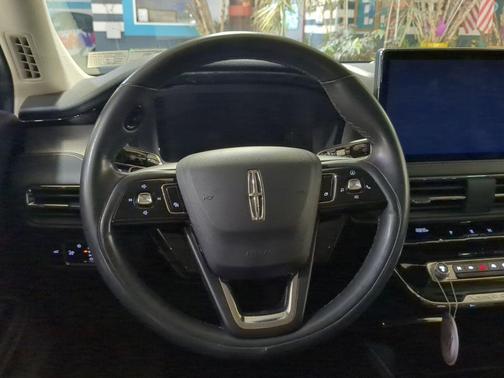 Ceramic Pearl Metallic Tinted Clearcoat 2023 Lincoln Corsair Reserve