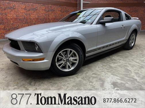 2005 Ford Mustang Deluxe