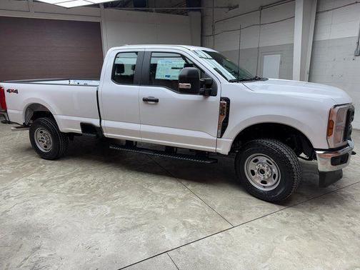 Oxford White 2026 Ford F-350 XL