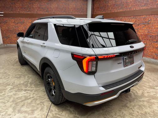 Space White Metallic 2026 Ford Explorer Tremor