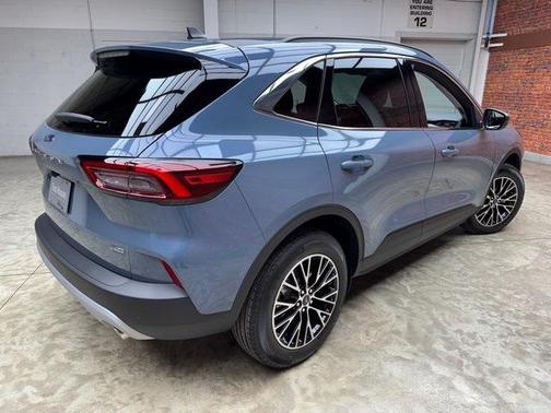 2026 Ford Escape PHEV SE