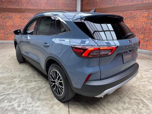 2026 Ford Escape PHEV SE