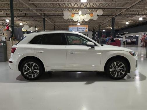 2022 Audi Q5 45 S line Premium Plus