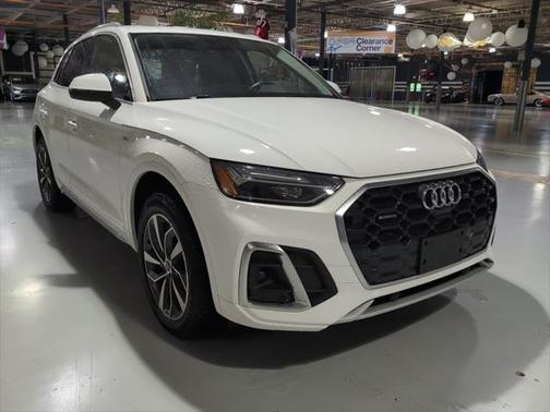 2022 Audi Q5 45 S line Premium Plus