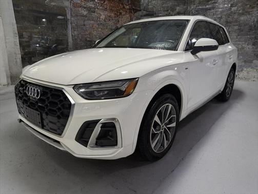 2022 Audi Q5 45 S line Premium Plus
