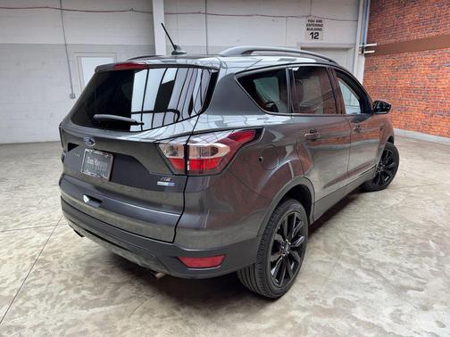Magnetic 2018 Ford Escape SE