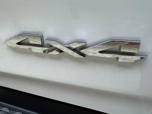 Bright White Clearcoat 2023 RAM 1500 Laramie