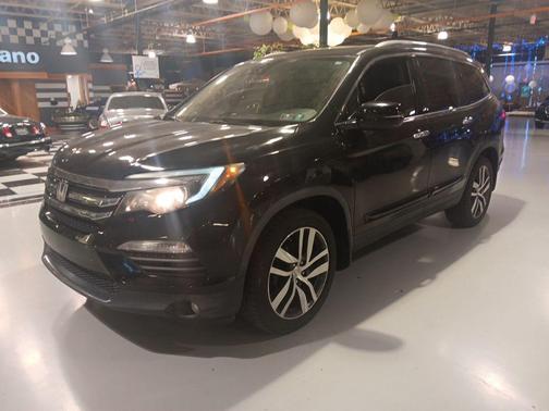 Crystal Black Pearl 2018 Honda Pilot Touring