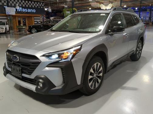 Ice Silver Metallic 2024 Subaru Outback Limited