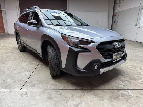Ice Silver Metallic 2024 Subaru Outback Limited