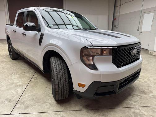 Space White Metallic 2026 Ford Maverick XLT
