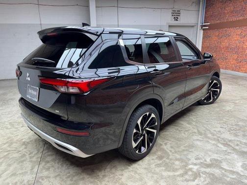2022 Mitsubishi Outlander Black Edition S-AWC