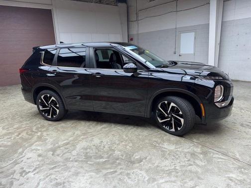 2022 Mitsubishi Outlander Black Edition S-AWC