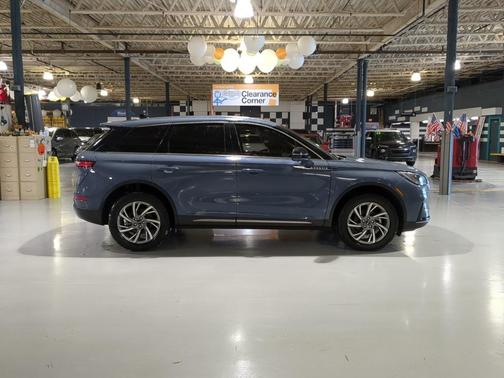 2023 Lincoln Corsair Standard