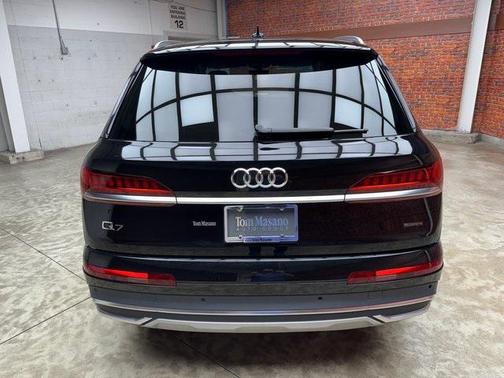 2024 Audi Q7 45 Premium Plus
