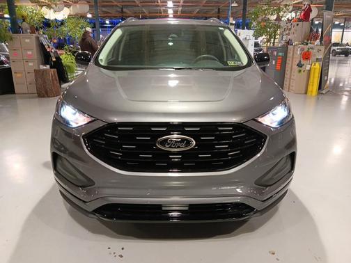 2023 Ford Edge SE