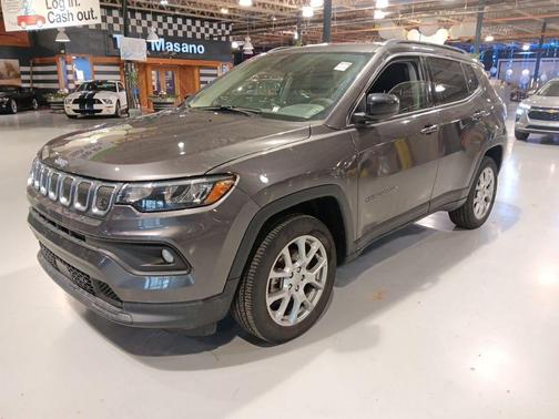 Granite Crystal Metallic Clearcoat 2022 Jeep Compass Latitude Lux