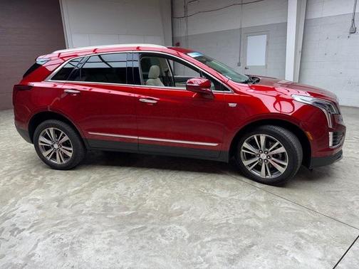 2021 Cadillac XT5 Premium Luxury