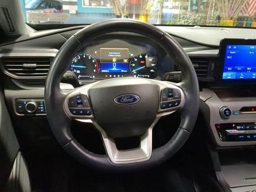 Agate Black Metallic 2023 Ford Explorer XLT