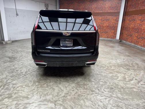 2022 Cadillac Escalade Luxury