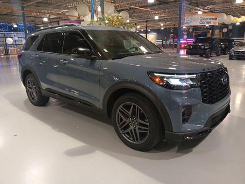 Vapor Blue Metallic 2025 Ford Explorer ST-Line