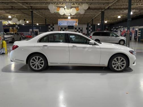2017 Mercedes-Benz E-Class 4MATIC
