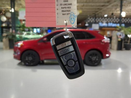 Rapid Red Metallic Tinted Clearcoat 2024 Ford Edge ST Line