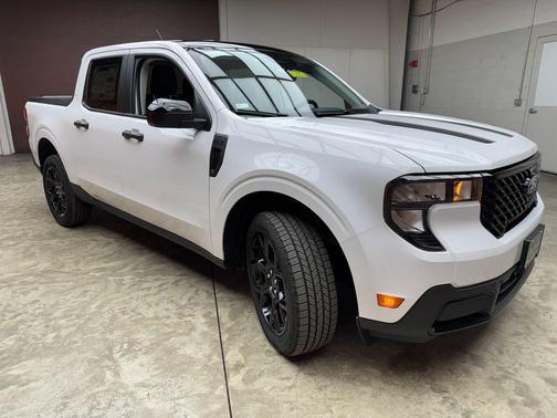 Oxford White 2025 Ford Maverick XLT