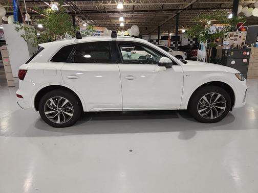 2023 Audi Q5 45 S line Premium Plus