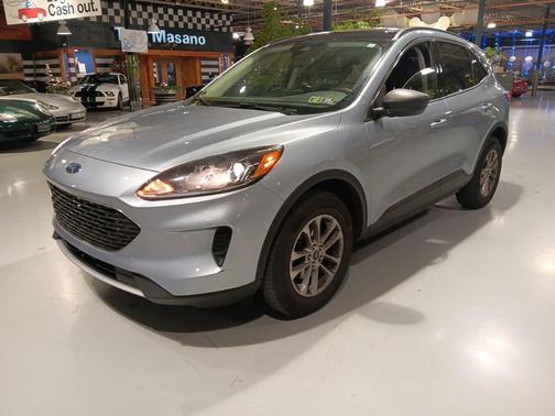 2022 Ford Escape SE