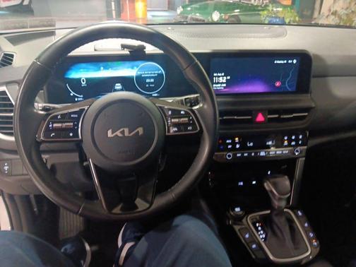 Snow White Pearl 2025 Kia Seltos EX
