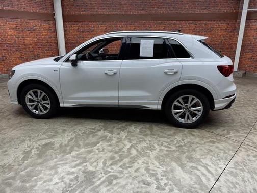 2023 Audi Q3 Premium 45 TFSI S line quattro Tiptronic