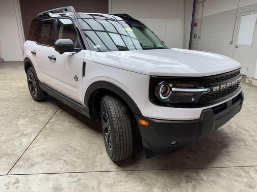Oxford White 2026 Ford Bronco Sport Outer Banks