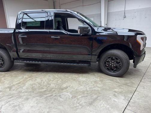 2025 Ford F-150 Lightning XLT