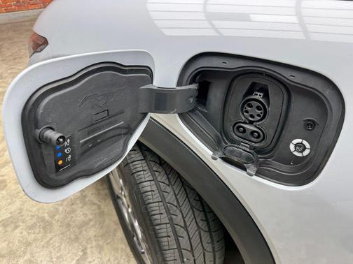 Space White Metallic 2021 Ford Mustang Mach-E Select