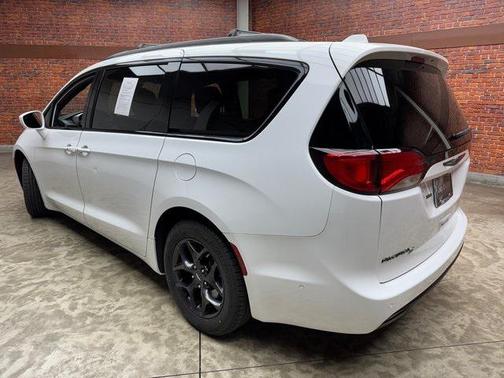 2020 Chrysler Pacifica Touring-L Plus