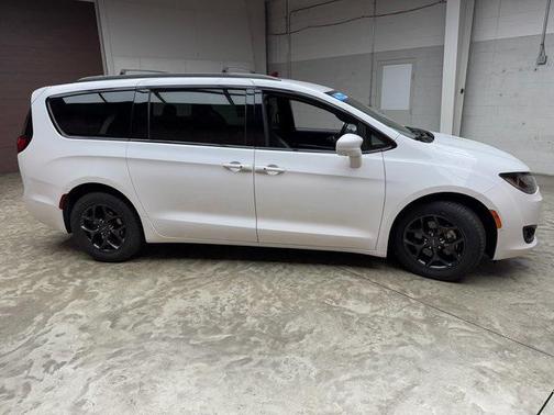 2020 Chrysler Pacifica Touring-L Plus