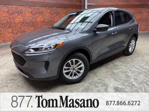 Carbonized Gray Metallic 2022 Ford Escape SE