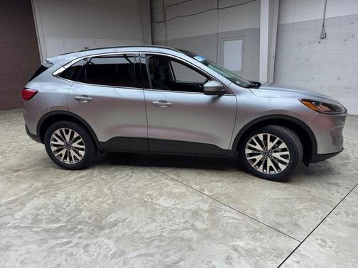 2022 Ford Escape Titanium