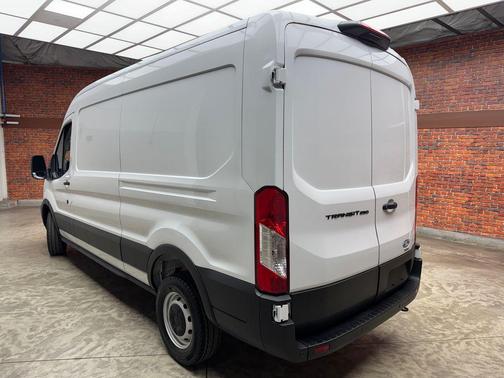 Oxford White 2026 Ford Transit-250 Base
