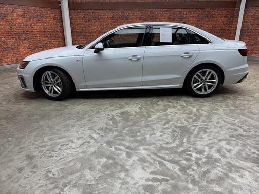 2022 Audi A4 45 S line Premium Plus