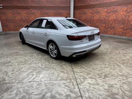 2022 Audi A4 45 S line Premium Plus