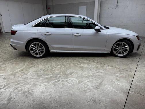 2022 Audi A4 45 S line Premium Plus